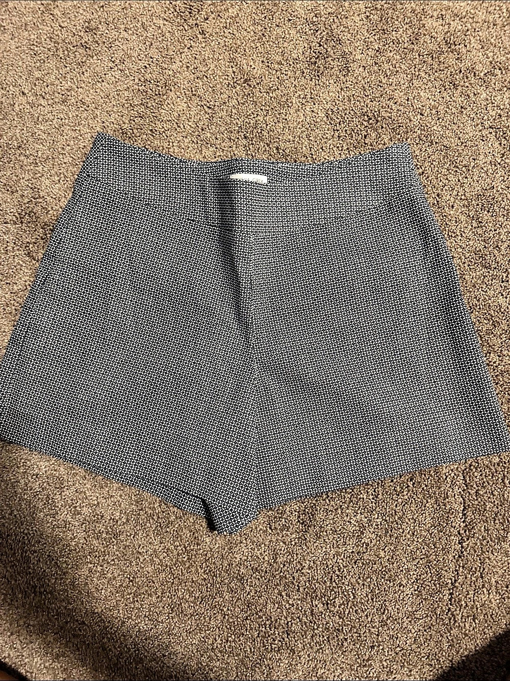 Olivia Grey Mill Printed Short High-Waist Shorts Gray & White Medium